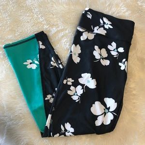 Fabletics 3/4 workout pants floral print
